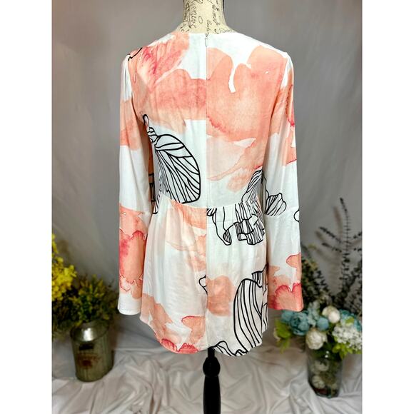 Elliatt Floral Pink and White Romper S - Picture 7 of 11